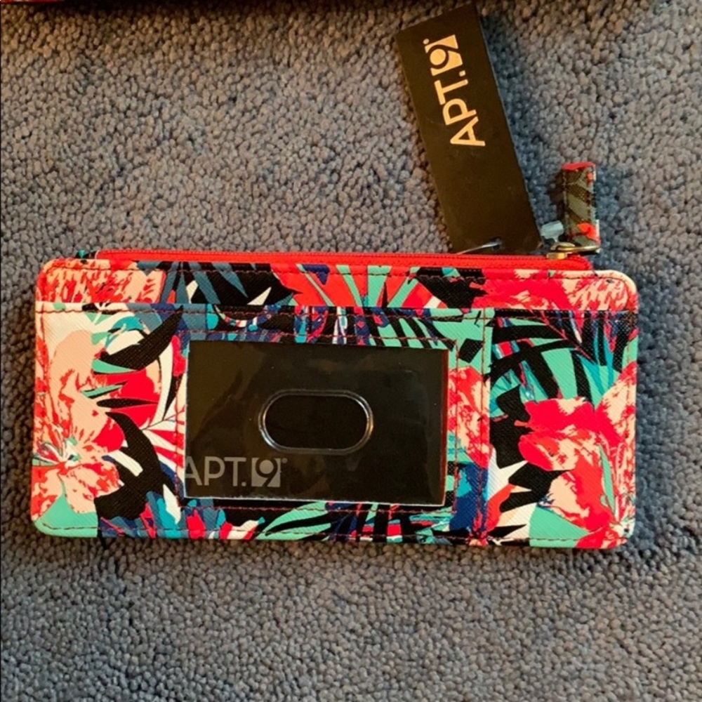 APT 9 • Wallet/card holder